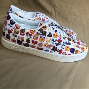 Vlado emoji shoe